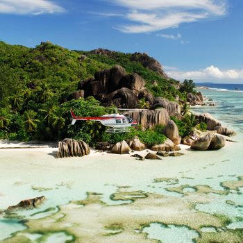 Helicopter-Anse-Source-©Raymond-Sahuquet-dArgent-STB-scaled-e1624973836750